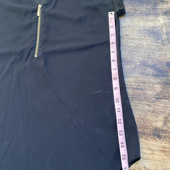 Super soft black zipper top by express - Picture 4 of 7